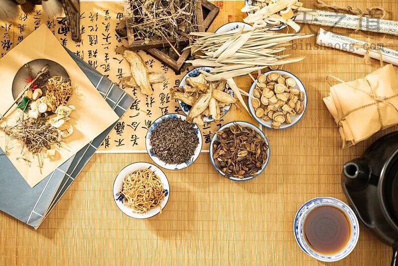 一健脾，二疏肝，三温阳！三个经典中成药，调顺三焦一身轻松！