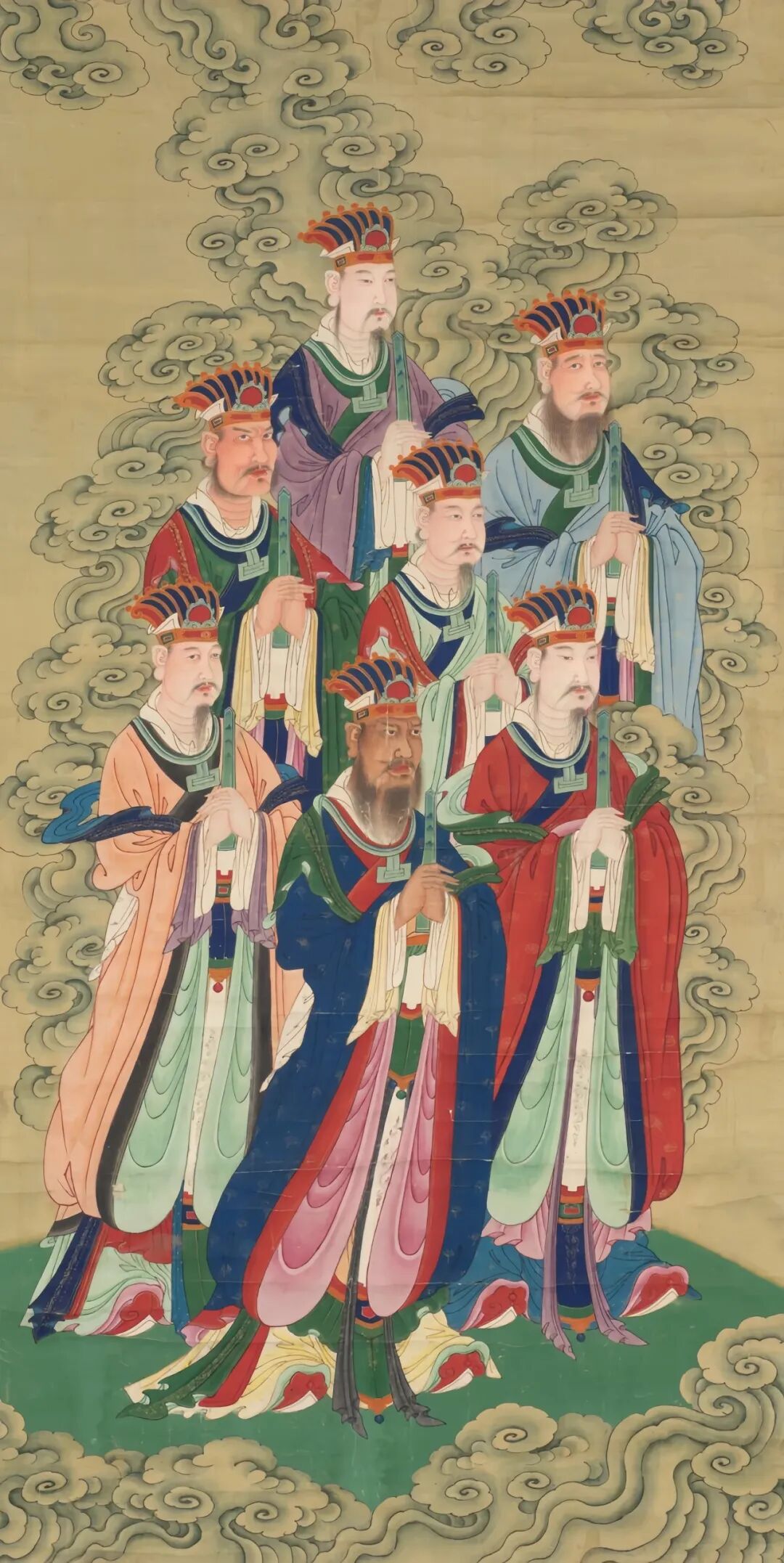 信众手持斗灯，虔诚祈愿福寿臻身