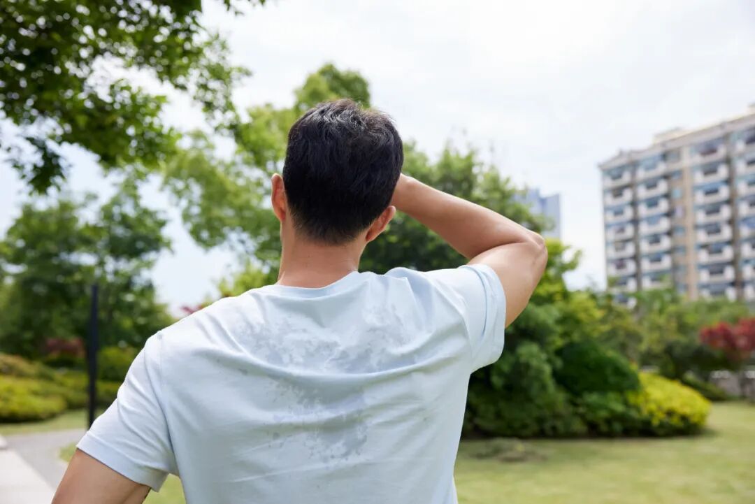 道家养生小知识 主动出汗与被动出汗对比图 运动排汗和情绪环境出汗的区别 道家养生小知识